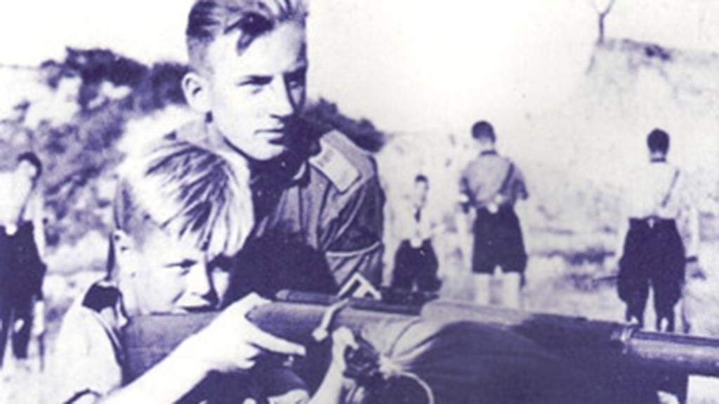 GEHORSAM, TREUE, OPFERTOD - Hitlerjungen im Dritten Reich